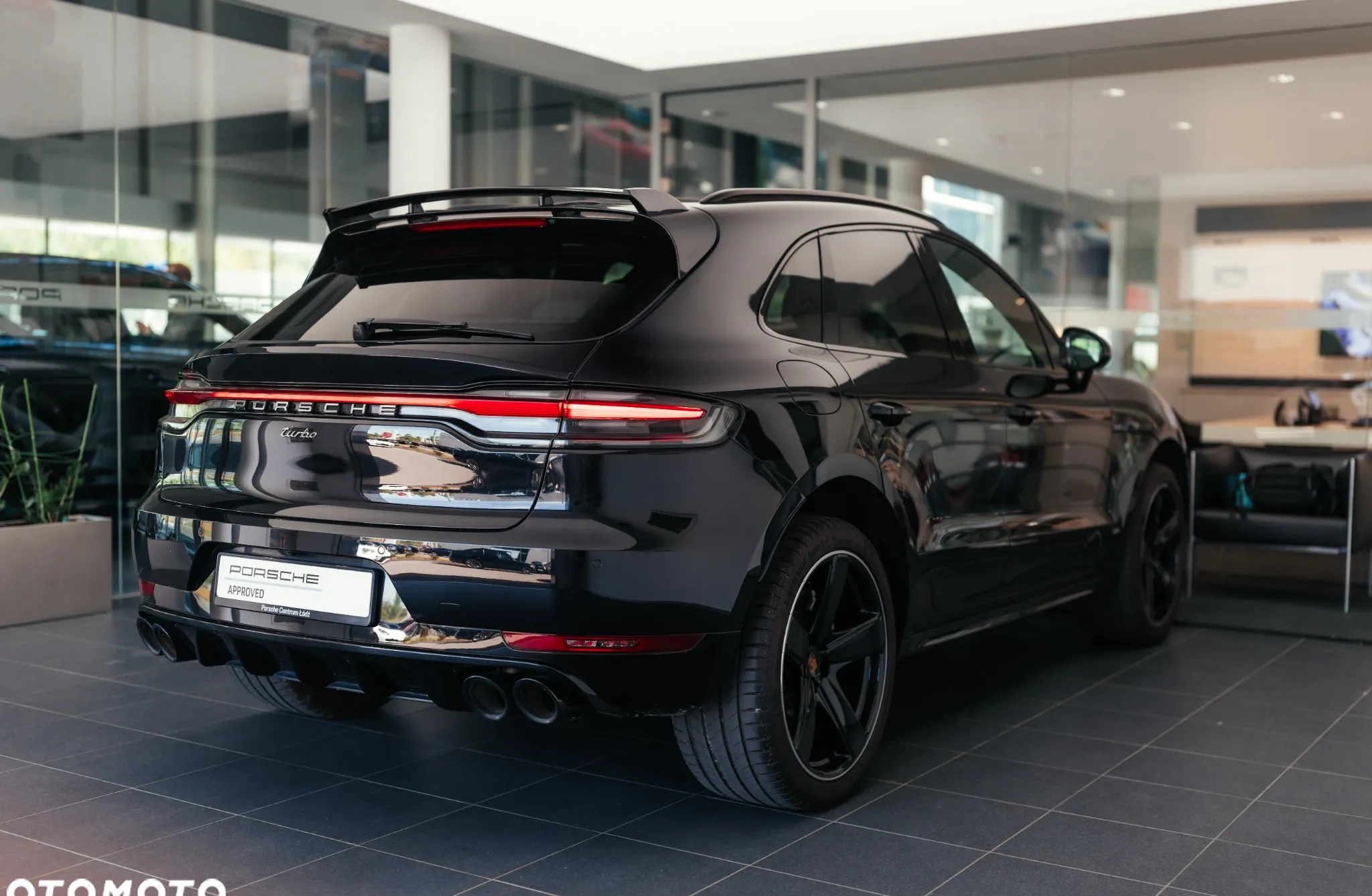 Porsche Macan cena 349900 przebieg: 46200, rok produkcji 2019 z Dąbie małe 562